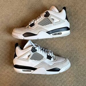 Air Jordan 4 Retro Military Black